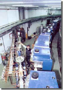 doris STORAGE RING AND BEAMLINE W1.jpg (22453 字节)