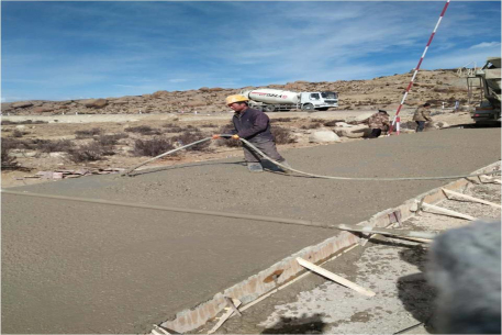 2017年4月，S217与观测基地连接线混泥土浇筑，5月道路开始投入使用