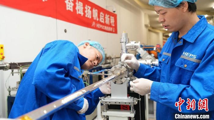 【中新网】中国大科学装置高能同步辐射光源储存环全环贯通